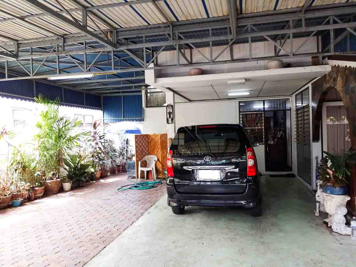 บ้านเดี่ยว 2 ชั้น ซอยจรัญสนิทวงศ์ 75 หลังมุม ใกล้ MRT บางบำหรุ
