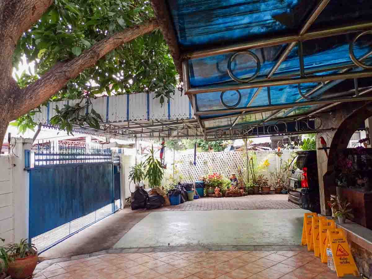 บ้านเดี่ยว 2 ชั้น ซอยจรัญสนิทวงศ์ 75 หลังมุม ใกล้ MRT บางบำหรุ
