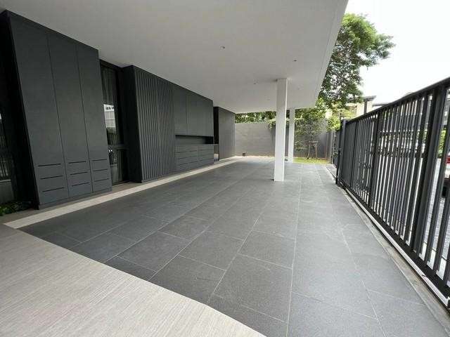 Sm274  ขายบ้านเดี่ยว สไตล์โมเดอร์น The Urban Reserve Rama 9-Motorway  พร้อมลิฟท์และสระว่ายน้ำ