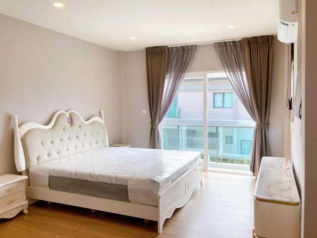 ให้เช่าบ้าน  โครงการเซนโทร  พหล วิภาวดี2  ห้องนอน 3 ห้อง  ราคา 55,000