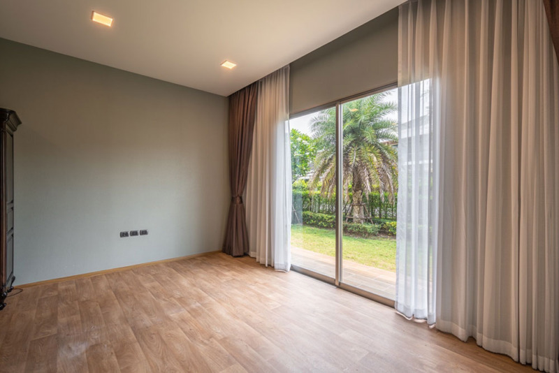ขาย – บ้านมือสองตกแต่งใหม่ โครงการ Perfect Master Piece บ้านหลังมุม ติดถนนทางเข้าโครงการ