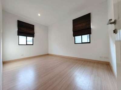 JJ364   ขาย หมู่บ้านดีไลท์ บางนา-ศรีนครินทร์ ถนนศรีนครินทร์  ซอยอัมพร