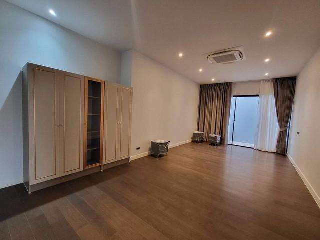 ให้เช่าบ้านเดี่ยว3 ชั้น 3 master bedroom, 5ห้องน้ำ หลังมุม มีลิฟท์ Rooftopโครงการบูก้าน กรุงเทพกรีฑา BuGaan Krungthep-Kreetha