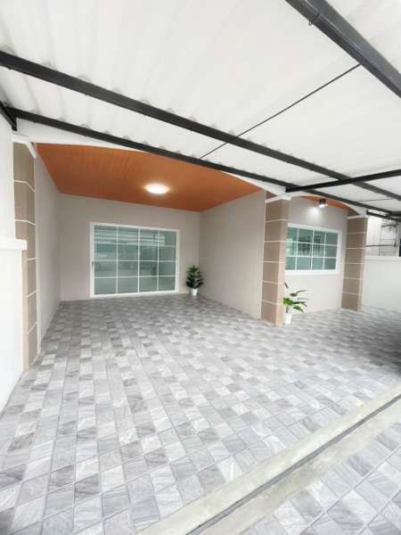 ขายบ้านรีโนเวทใหม่ฟังก์ชั่นครบ ห่างจากถนนสุขประยูร 200 เมตร มบ.วนิดา นาป่าในแหล่งชุมชน