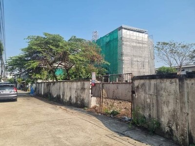 WW235 ขาย ที่ดินเปล่าถมแล้ว ซอย รัชดา32 หรือ ลาดพร้าว35 , ที่ดินแปลงสวย ใจกลางเมือง ทำเลดี