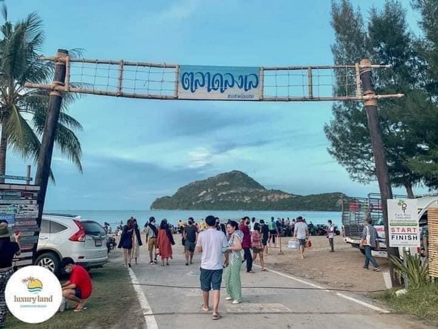 ที่ดินใกล้เขา อุทยาน ไปทะเลไม่ไกล เนื้อที่พอเหมาะ ทำเลดี อำเภอสามร้อยยอด ประจวบคีรีขันธ์