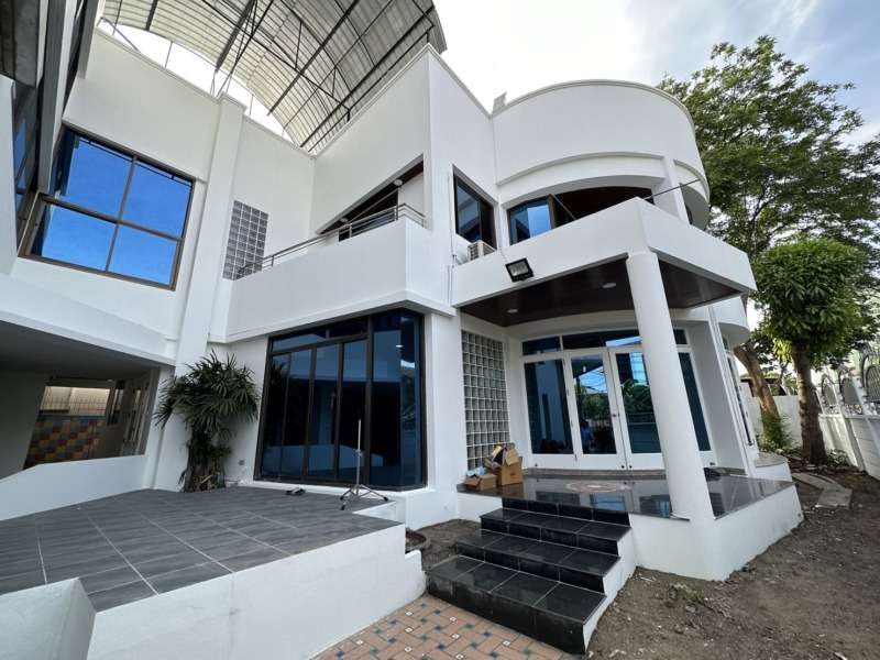 บ้านเดี่ยว​โฮมออฟฟิศ 3 ชั้น 524ตรม 112ตรว ใกล้ BTS ลาดพร้าว 83