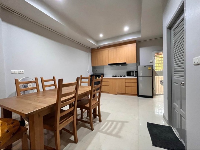 ให้เช่าทาวน์โฮม 3 ชั้น Modern Style ซอยสุขุมวิท 52 เหมาทำโฮมออฟฟิศหรือพักอาศัย เดินทางสะดวก ใกล้ BTS บางจาก (AH-N1297)