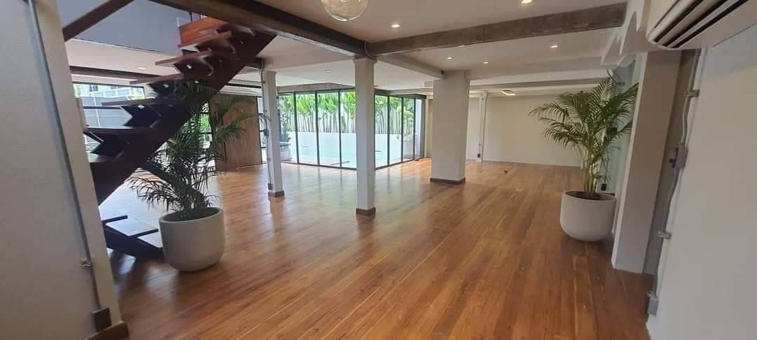 ขายบ้านเดี่ยว 2 ชั้น เนื้อที่ 73 ตร.วา ถนนสุขุมวิท 77 อ่อนนุช 17 สไตล์ Modern Loft พร้อมสระว่ายน้ำ เข้า-ออกได้หลายทาง ใกล้ห้างธัญญาพาร์ค (AH-T1378)