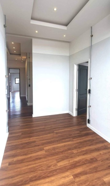 ขายบ้านเดี่ยว 2 ชั้น เนื้อที่ 73 ตร.วา ถนนสุขุมวิท 77 อ่อนนุช 17 สไตล์ Modern Loft พร้อมสระว่ายน้ำ เข้า-ออกได้หลายทาง ใกล้ห้างธัญญาพาร์ค (AH-T1378)