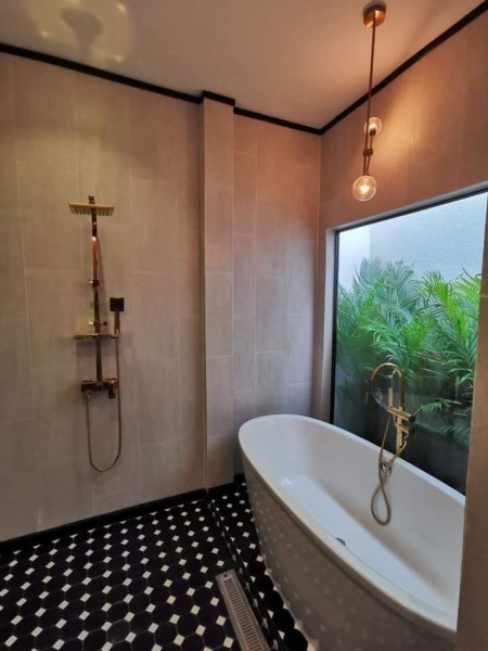 ขายบ้านเดี่ยว 2 ชั้น เนื้อที่ 73 ตร.วา ถนนสุขุมวิท 77 อ่อนนุช 17 สไตล์ Modern Loft พร้อมสระว่ายน้ำ เข้า-ออกได้หลายทาง ใกล้ห้างธัญญาพาร์ค (AH-T1378)
