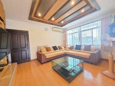 ให้เช่าบ้านเดี่ยว 4 ชั้น 88 ตร.วา มบ.รัชดานิเวศน์ ย่านห้วยขวาง เฟอร์ครบพร้อมเข้าอยู่ ใกล้ Central พระราม 9 MRT ห้วยขวาง (AH-T1379)