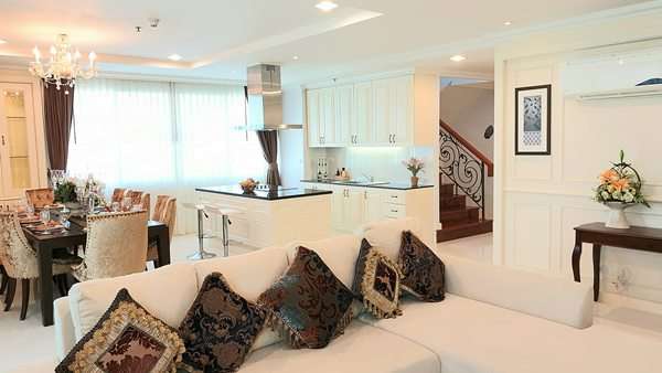 Luxury Service Apartment for rent Sukhumvit 39 Duplex Penthouses 4 bedrooms 4 bathroom Tel +66-62-993-5546