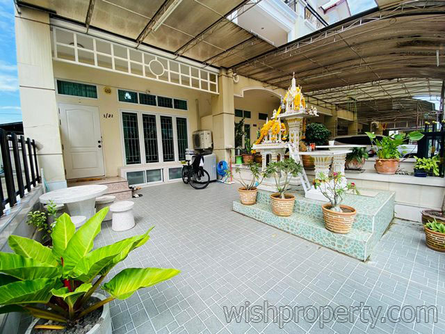 ทาวน์โฮม ศิรินโฮม ซอยลาดพร้าว101 (Sirin Home Latphrao) เนื้อที่ 28.8  ตารางวา (หลังมุม) ถนนลาดพร้าว