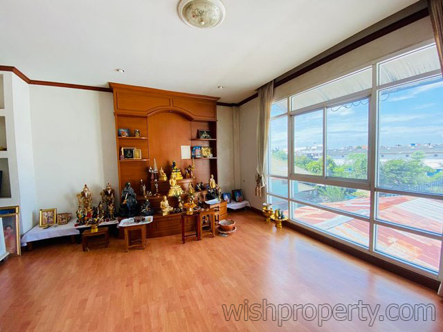 ทาวน์โฮม ศิรินโฮม ซอยลาดพร้าว101 (Sirin Home Latphrao) เนื้อที่ 28.8  ตารางวา (หลังมุม) ถนนลาดพร้าว