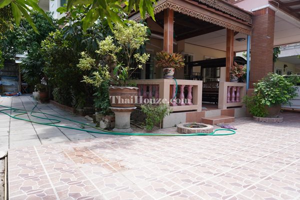 ขายบ้านเดี่ยว 2 ชั้น หมู่บ้านชวนชื่น แจ้งวัฒนะ 3 ห้องนอน 2 ห้องน้ำ โทร 081-453-8796