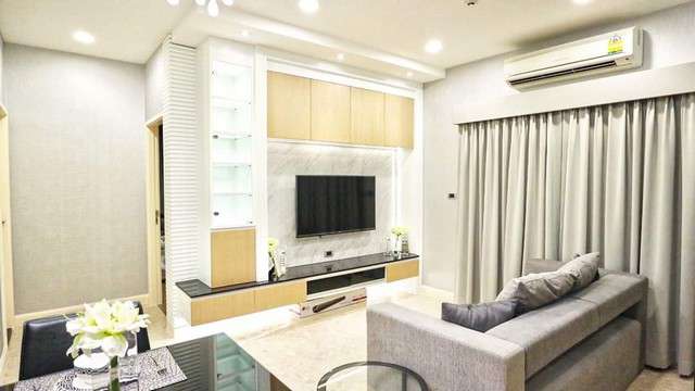 THE CREST Sukhumvit 34 Super Luxury condo near BTS Thong Lo, next to leading department stores