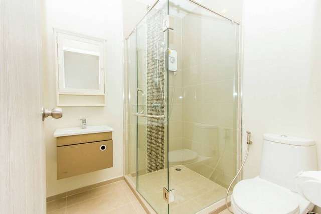 For Rent : Chalong, Dlux Condominium, 1 bedroom 1 bathroom, 4th flr.