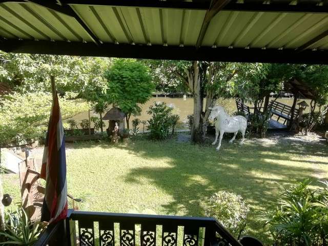 ขายด่วน บ้านสวนริมคลองบางเชือกหนัง  ซอยจรัญ 13 เขตภาษีเจริญ  กรุงเทพ