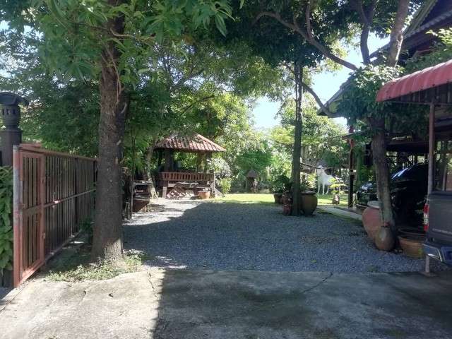 ขายด่วนๆ บ้านสวนริมคลองบางเชือกหนัง  ซอยจรัญ 13 เขตภาษีเจริญ  กรุงเทพ