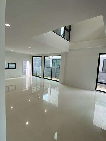 ให้เช่าโฮมออฟฟิศ 3 ชั้น ใกล้สนามบินดอนเมือง ติดถนนใหญ่ Nue Connex House 4 ห้องนอน 4 ห้องน้ำพื้นที่ใช้สอย 220 ตรม. ใกล้ BTS สถานี คปอ.