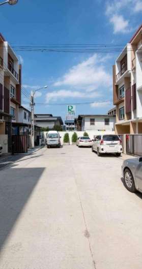 ขายทาวน์โฮม 4.5 ชั้น ปรัชญบิชโฮม อ่อนนุช สุวรรณภูมิ fully furnished