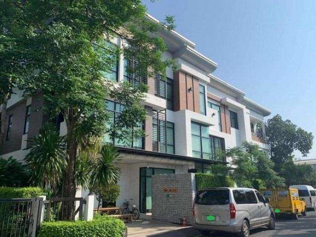 ขายอาคารสำนักงาน 3 ชั้น ย่านเหม่งจ๋าย ห้วยขวาง รัชดา ขนาด 700 ตร.ม.