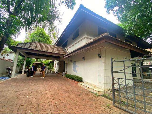ให้เช่าบ้านเดี่ยวว 2 ชั้น ถนนประชาอุทิศ เลียบด่วน-รามอินทรา เหมาะอยู่อาศัยหรือทำออฟฟิศ