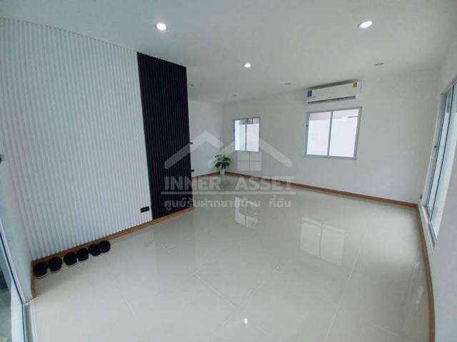 ขายบ้านเดี่ยว หลังมุม พร้อมอยู่ รีโนเวทใหม่ทั้งหลัง เดอะทรัสต์ กาญจนาภิเษก – หทัยราษฎร์ เนื้อที่ 40.9 ตรว