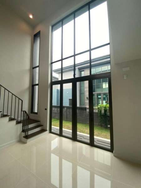 BS667 ขายบ้านเดี่ยว2ชั้น 83.2 ตร.ว Type: Ablaze เศรษฐสิริกรุงเทพกรีฑา 2 หันหน้าทิศใต้ ไม่มีเสาไฟหน้าบ้าน