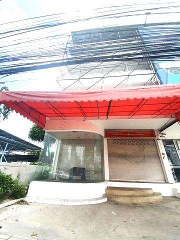 ให้เช่าอาคารพาณิชย์ 4.5 ชั้น ย่านศรีนครินทร์ 43 ถนนใหญ่ศรีนครินทร์