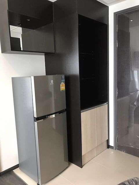 Edge Sukhumvit 23 nice convenient private 6th floor BTS Asoke