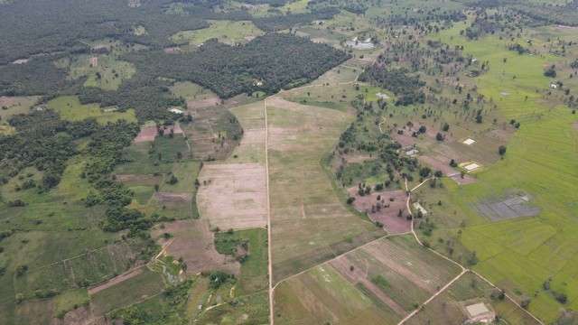 ขายที่ดินทำเลดี ที่ดินแปลงใหญ่ เจ้าของขายเอง  จังหวัดกำแพงเพชร