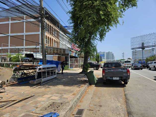 ขายด่วนที่ดิน 2ไร่ 3งาน เมืองพัทยา ก่อนพัทยาใต้ 1กม. ติดถนนสุขุมวิท 8 เลนส์ ใกล้แยกนาเกลือแหล่งธุรกิจติดชุมชน