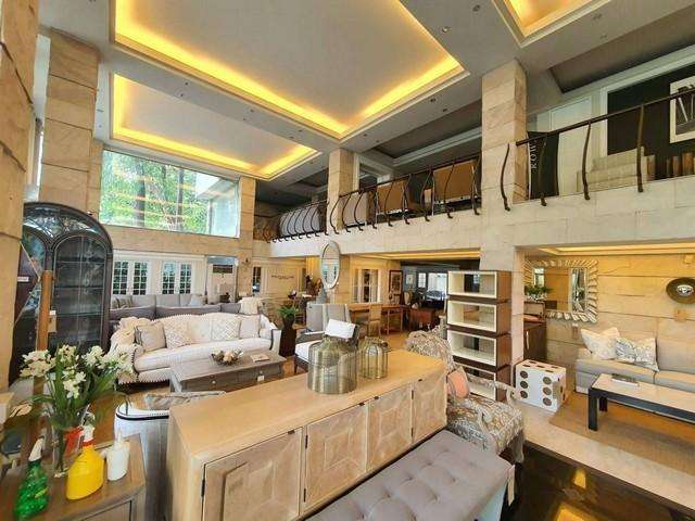 ให้เช่าอาคารสำนักงาน4ชั้นติดเลียบทางด่วนเอกมัยรามอินทรา