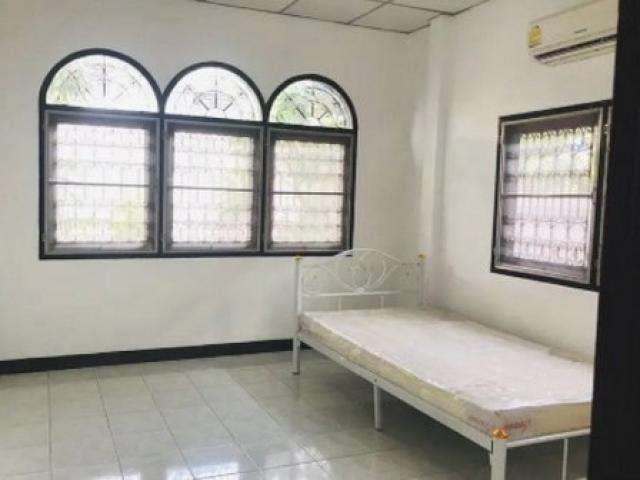 ให้เช่าบ้านเดี่ยวชั้นเดียว 50 ตรว. โชคชัย 4 รีโนเวทใหม่ ใกล้โรงพยาบาลเปาโลโชคชัย 4 ใกล้รถไฟฟ้าสถานีโชคชัย 4
