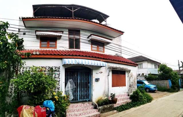 ขายด่วน ขายห้องเช่า 2 ชั้น เนื้อที่ 48 ตร.ว. 18 ห้องนอน 18 ห้องน้ำ ถ.เพชรเกษม 79 หนองแขม กรุงเทพฯ