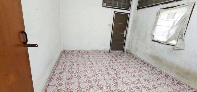 ขายด่วน ขายห้องเช่า 2 ชั้น เนื้อที่ 48 ตร.ว. 18 ห้องนอน 18 ห้องน้ำ ถ.เพชรเกษม 79 หนองแขม กรุงเทพฯ