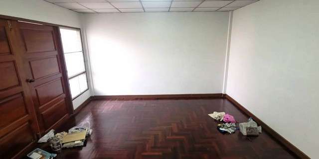 ขายด่วน อุบลชาติ 2 ซ.ไทรม้า ถ.รัตนาธิเบศร์ ต.บางรักน้อย อ.เมือง จ.นนทบุรี