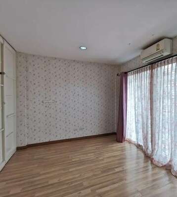 WW180N ขายทาวน์โฮม 3 ชั้น หมู่บ้าน ซื่อตรง แกรนด์โฮม เกษตร-รัชโยธิน ถนน เสนานิคม1 ซ.11