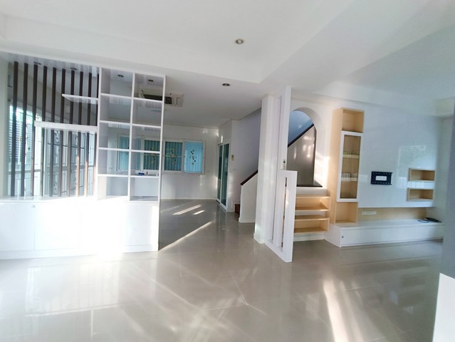 ขายบ้านพร้อมที่ดิน  60 ตรว. หมู่บ้านศุภาลัยการ์เดนวิว  แขวงศาลากลาง นนทบุรี