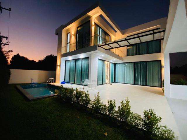 ขาย Poolvilla สไตล์ โมเดิร์น  หางดง เชียงใหม่   LH-SC000294