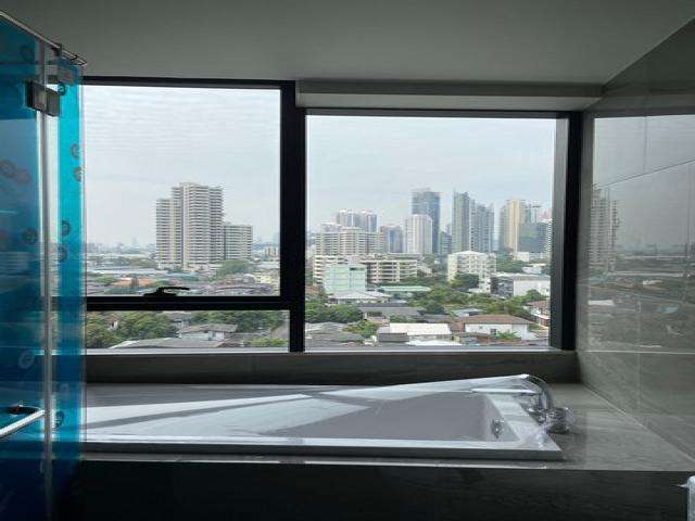 For sale Ideo Q Sukhumvit36 ห้องแต่งสวย หรูหรา มีอ่าง LH-SW000508