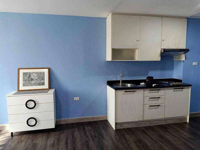 ขายคอนโด ห้อง45ตรม ราคาถูกJ.W. Boulevard Srivara condominium