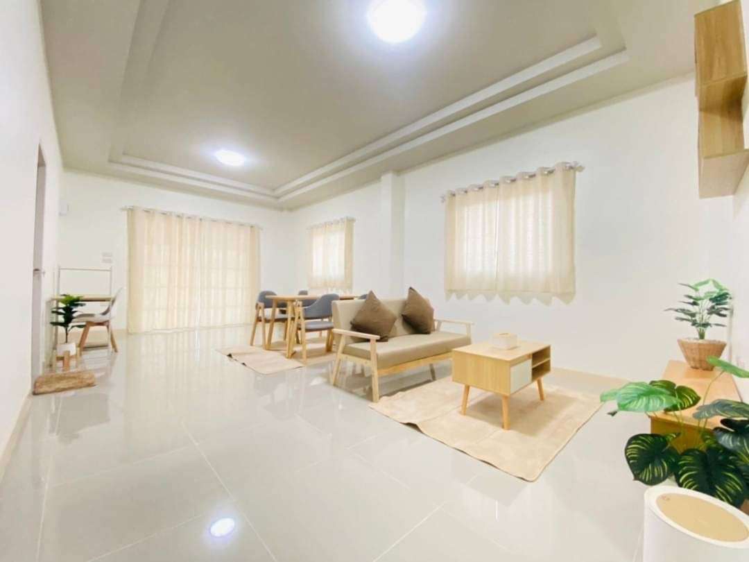 บ้านสร้างใหม่ หลังใหญ่พร้อมอยู่ พิกัดบ่อวิน เขาขยาย