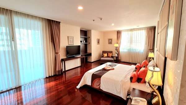 Luxury Service Apartment for rent Sukhumvit 39 Penthouses 4 bedrooms 4 bathroom Tel +66-62-993-5546