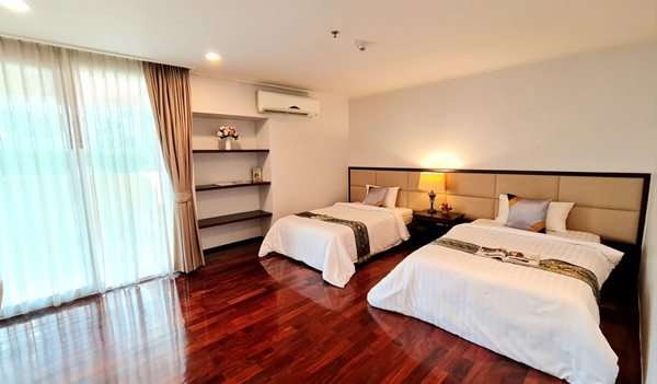 Luxury Service Apartment for rent Sukhumvit 39 Penthouses 4 bedrooms 4 bathroom Tel +66-62-993-5546