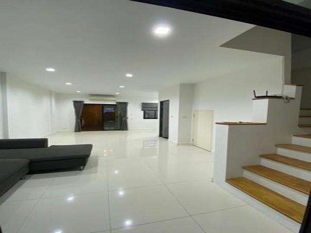 POR2996 ให้เช่า ขาย ทาวน์โฮม Cozy ซอยนาคนิวาส 24 ลาดพร้าว 71 หลังมุม  ใกล้เซ็นทรัลอิสต์วิลล์ ทางด่วนเอกมัย-รามอินทรา เดินทางสะดวก