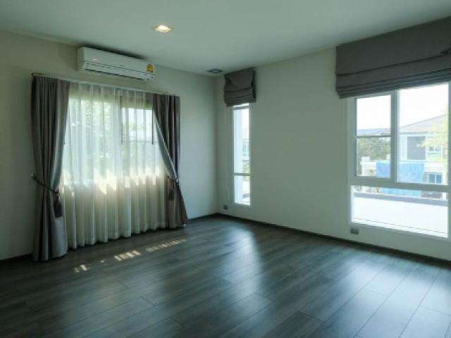 ขายบ้านเดี่ยว 2 ชั้น  มัณฑนา วงแหวน บางบอน เนื้อที่ 107 ตรว มี 4 นอน 4 น้ำ
