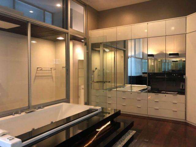ให้เช่าทาวน์โฮม 3ชั้น ซ.ลาดพร้าว34 หมู่บ้านเดอะแลนด์มาร์คเรสซิเด้นซ์ 4 ห้องนอน 4 ห้องน้ำ พื้นที่ใช้สอย 300 ตรม. เนื้อที่ 50 ตรว.ตกแต่งหรู